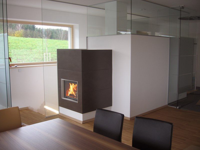 kachelofen_modern_speicherofen