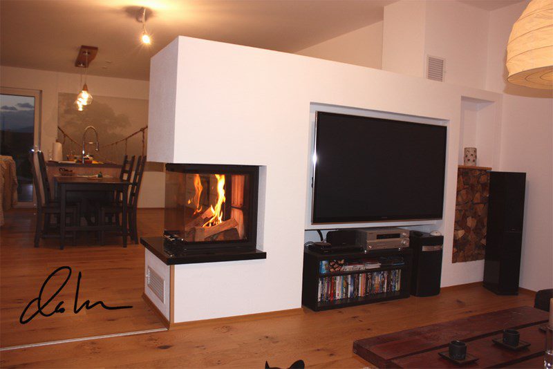 sichtfenster-dreiseitig-ofen-fernseher